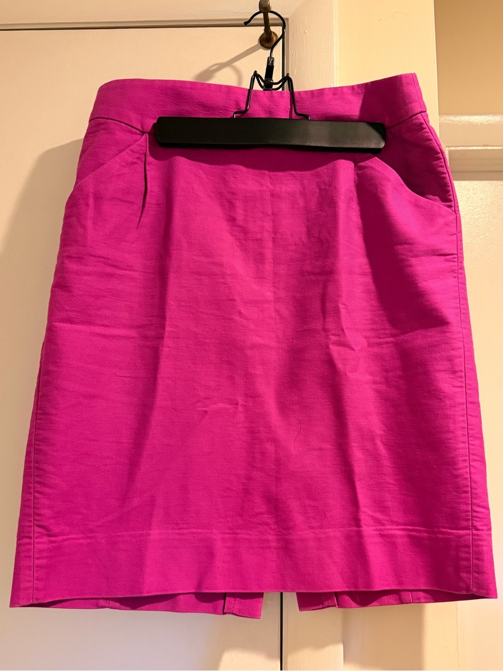 The Pencil Skirt JCREW in Bright Fuchsia
